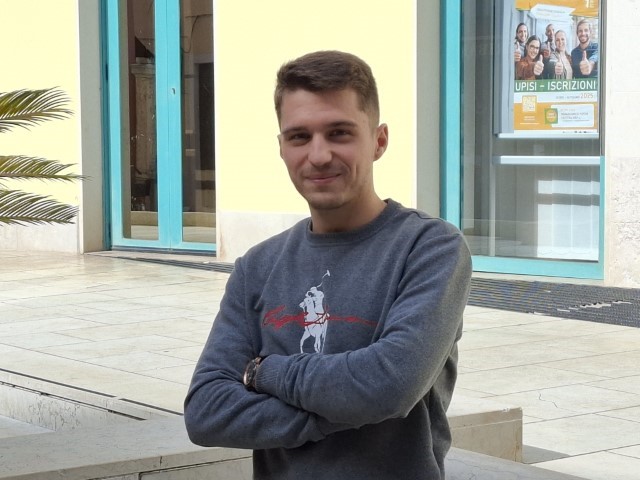 Upoznajte Anesa Šabanovića iz IDS-a, najmlađeg gradskog vijećnika Grada Umaga. Tek mu je 21 godina!